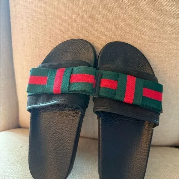 Gucci Black Slides with Green and Red Bow Straps - Picture 3 of 5